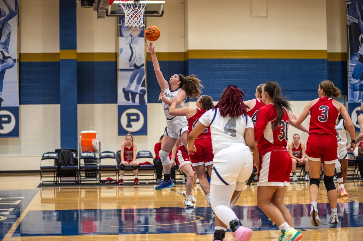 Senior Alana Hinson earned SLIAC  all-sportsmanship for the 2023-24 season.   